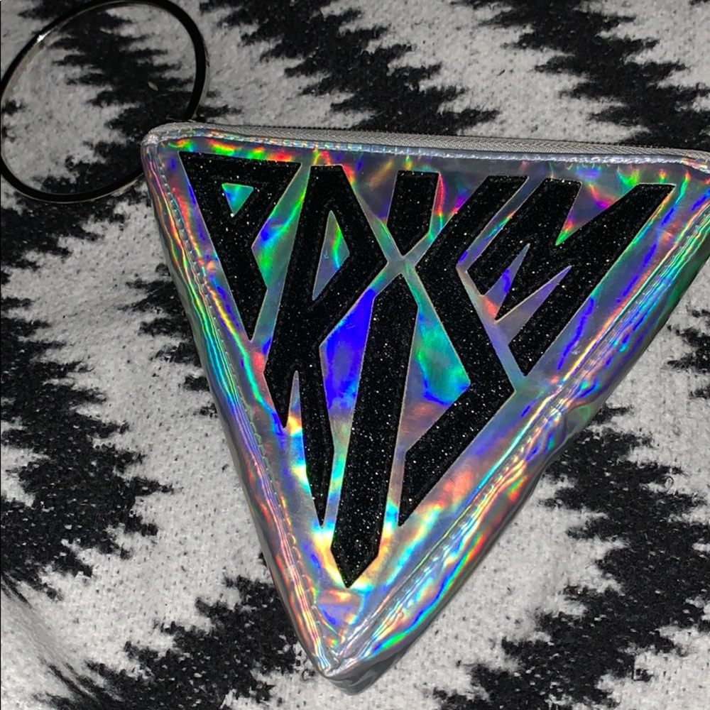 NEW triangle holographic wristlet by Katy Perry - Picture 3 of 4